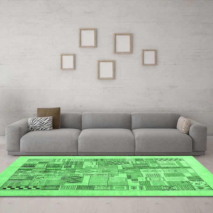 Machine Washable Abstract Emerald Green Contemporary Area Rugs in a Living Room,, wshcon1542emgrn