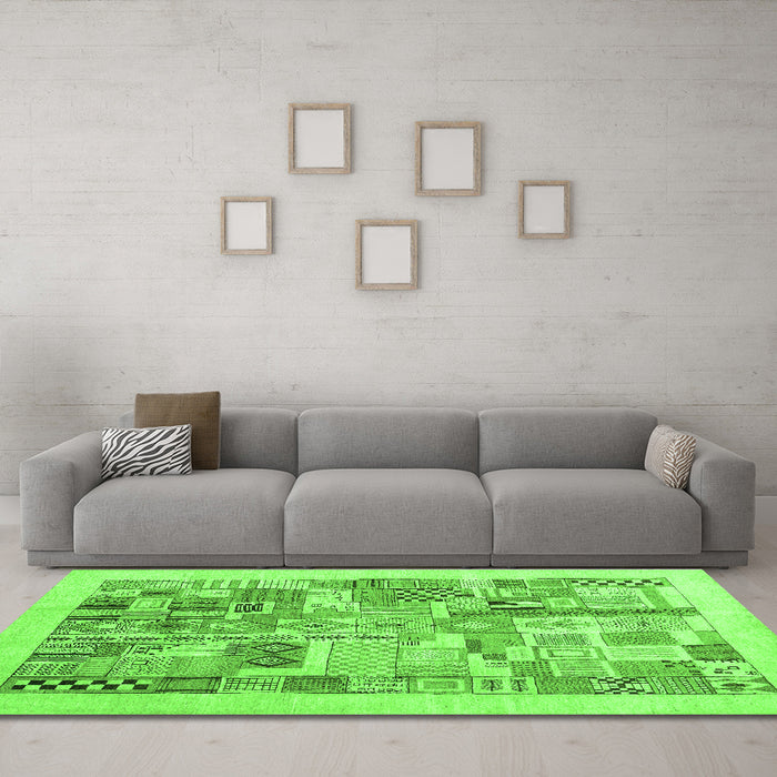Machine Washable Abstract Green Contemporary Area Rugs in a Living Room,, wshcon1542grn