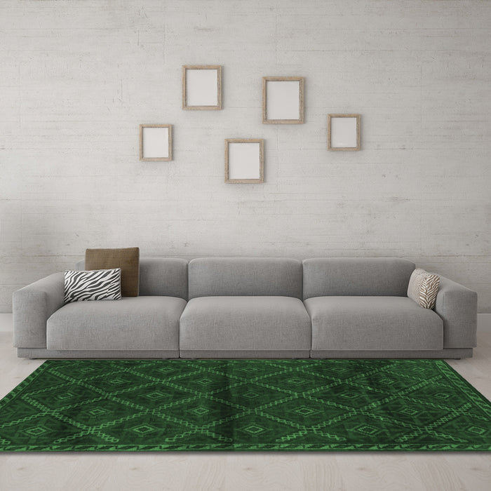 Machine Washable Abstract Emerald Green Contemporary Area Rugs in a Living Room,, wshcon1543emgrn