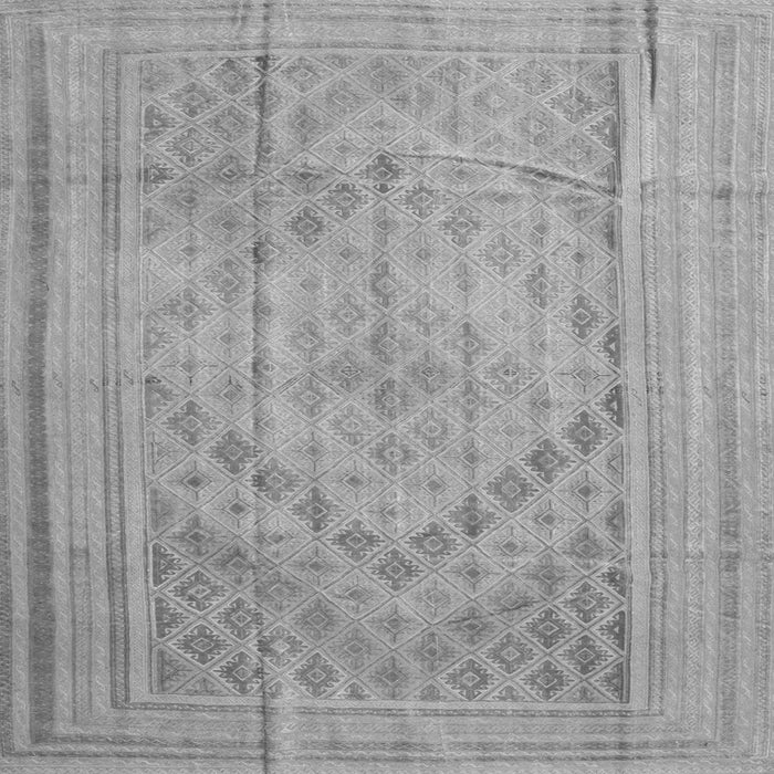 Serging Thickness of Southwestern Gray Country Rug, con1547gry