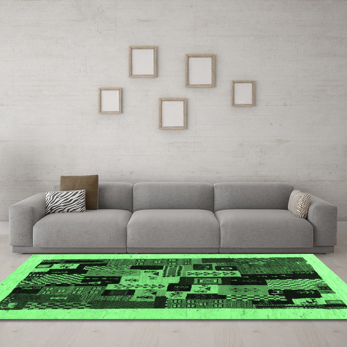 Machine Washable Abstract Emerald Green Contemporary Area Rugs in a Living Room,, wshcon1551emgrn