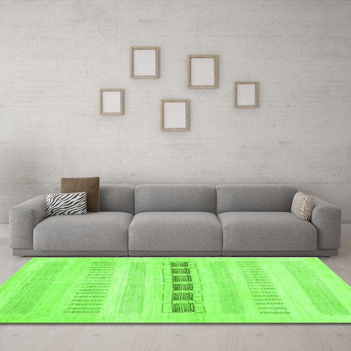 Machine Washable Solid Green Modern Area Rugs in a Living Room,, wshcon1553grn
