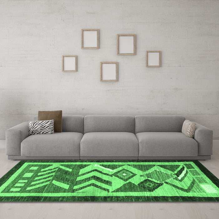 Machine Washable Abstract Emerald Green Contemporary Area Rugs in a Living Room,, wshcon1555emgrn