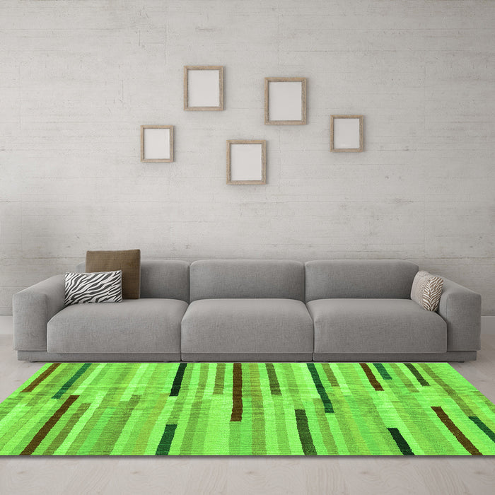 Machine Washable Abstract Green Contemporary Area Rugs in a Living Room,, wshcon1556grn