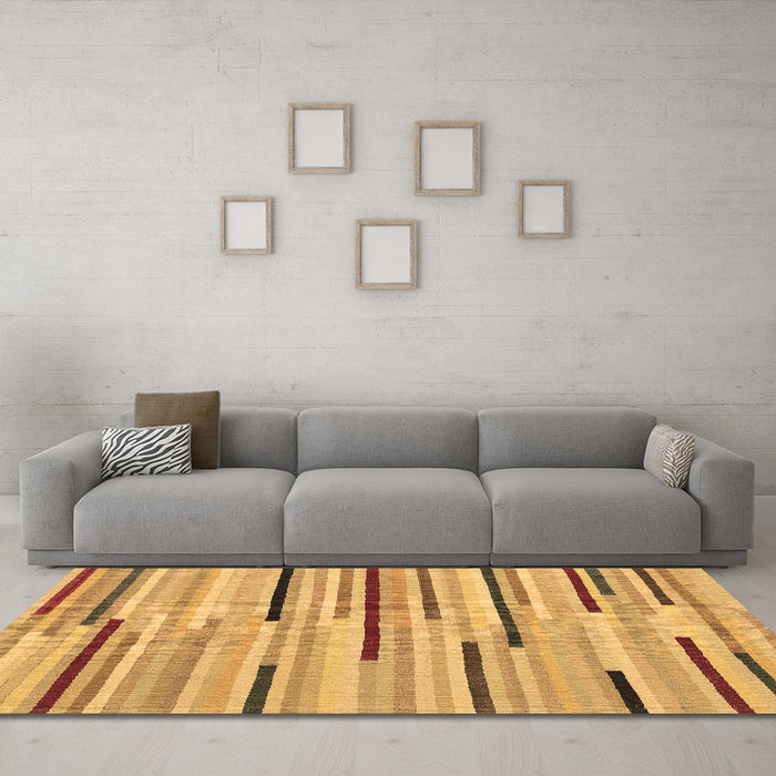 Machine Washable Abstract Brown Contemporary Rug in a Living Room,, wshcon1556brn