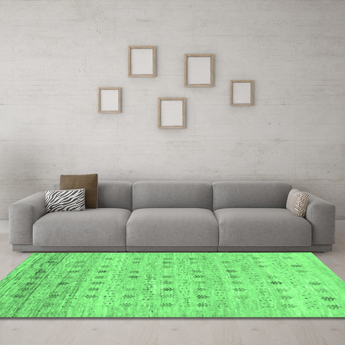 Machine Washable Abstract Emerald Green Contemporary Area Rugs in a Living Room,, wshcon1557emgrn