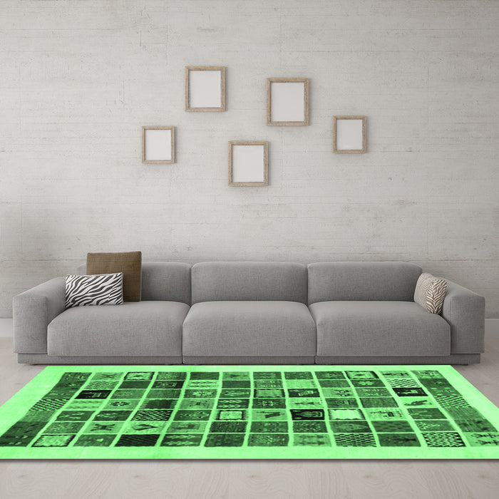 Machine Washable Abstract Emerald Green Contemporary Area Rugs in a Living Room,, wshcon1560emgrn