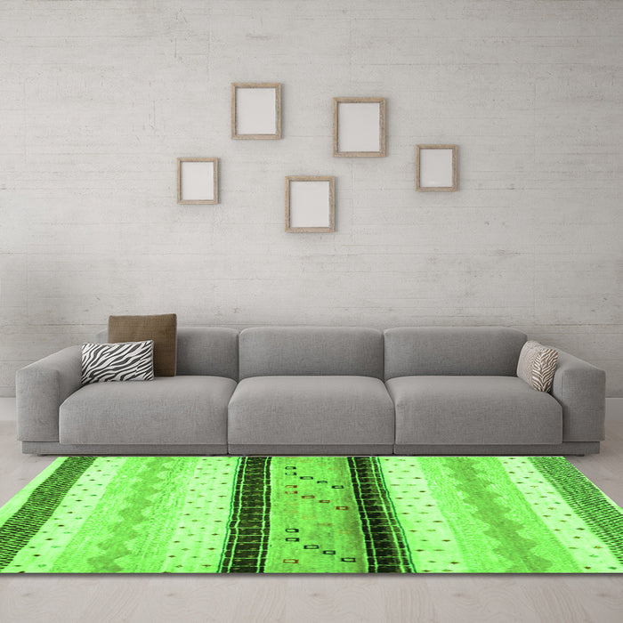 Machine Washable Abstract Green Contemporary Area Rugs in a Living Room,, wshcon1561grn