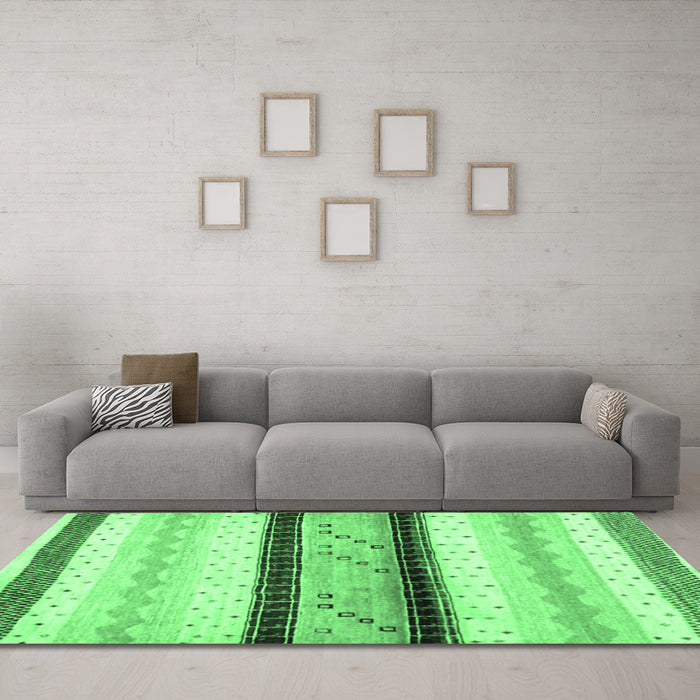 Machine Washable Abstract Emerald Green Contemporary Area Rugs in a Living Room,, wshcon1561emgrn