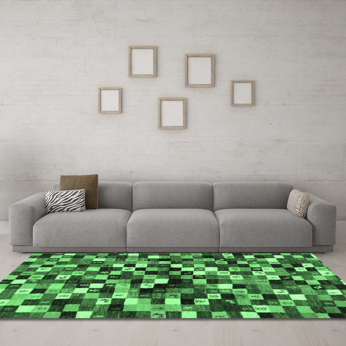 Machine Washable Abstract Emerald Green Contemporary Area Rugs in a Living Room,, wshcon1562emgrn