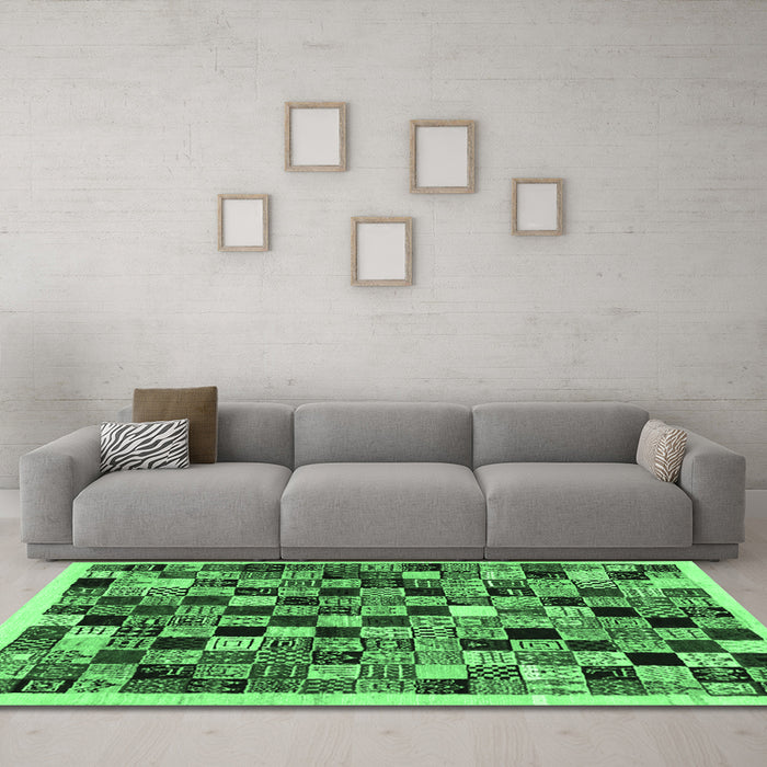 Machine Washable Abstract Emerald Green Contemporary Area Rugs in a Living Room,, wshcon1564emgrn