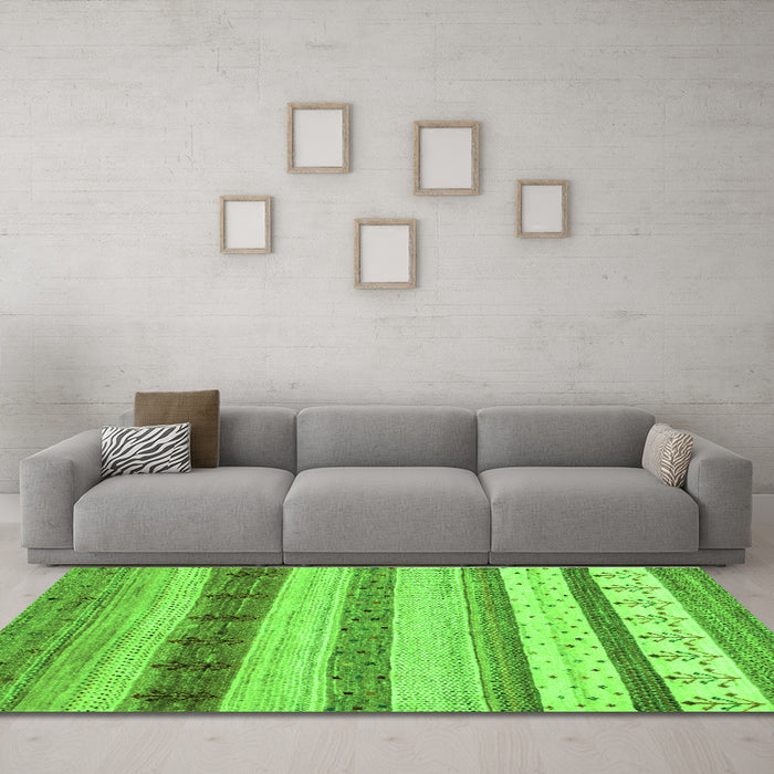 Machine Washable Abstract Green Contemporary Area Rugs in a Living Room,, wshcon1565grn