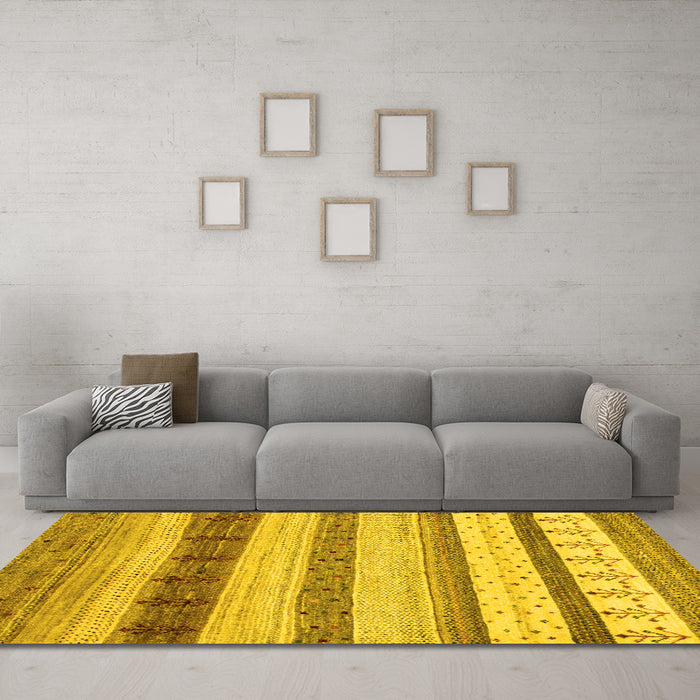 Machine Washable Abstract Yellow Contemporary Rug in a Living Room, wshcon1565yw