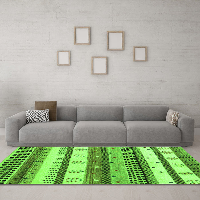 Machine Washable Abstract Green Contemporary Area Rugs in a Living Room,, wshcon1566grn