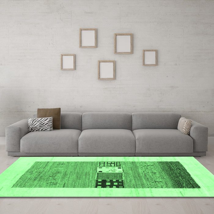 Machine Washable Solid Emerald Green Modern Area Rugs in a Living Room,, wshcon1567emgrn