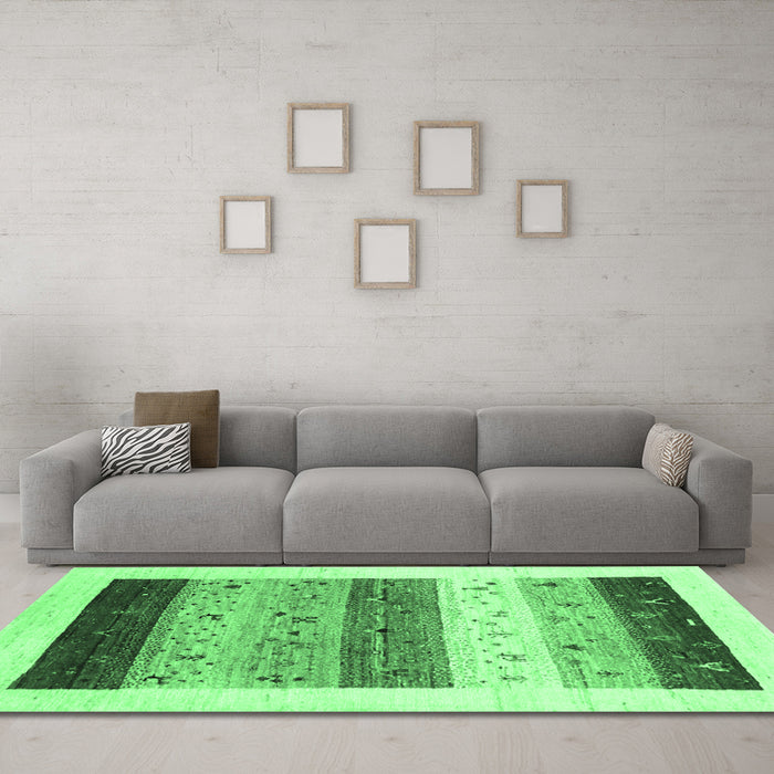 Machine Washable Solid Emerald Green Modern Area Rugs in a Living Room,, wshcon1568emgrn
