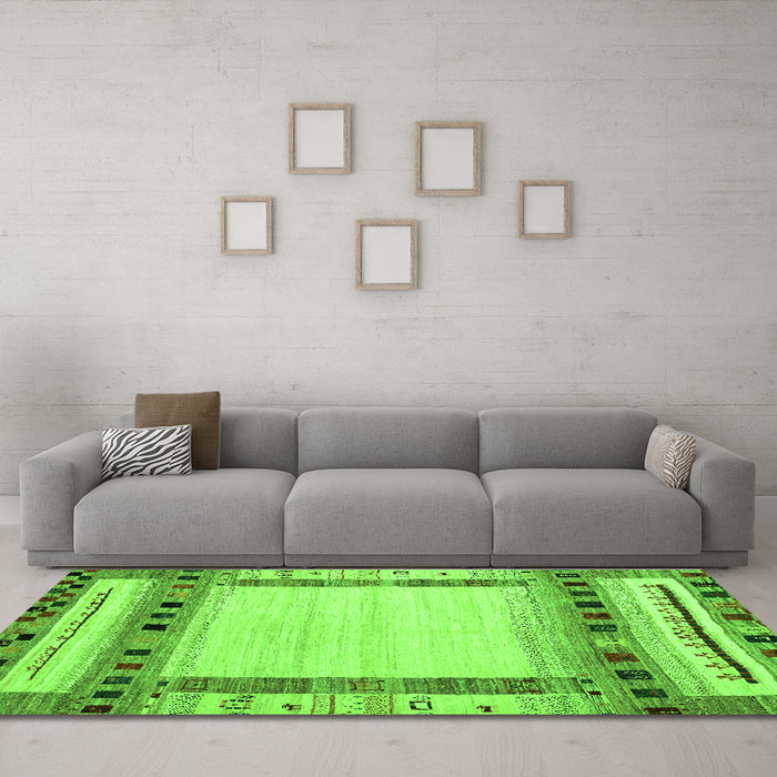 Machine Washable Abstract Green Contemporary Area Rugs in a Living Room,, wshcon1569grn