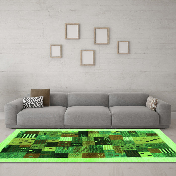 Machine Washable Abstract Green Contemporary Area Rugs in a Living Room,, wshcon1573grn