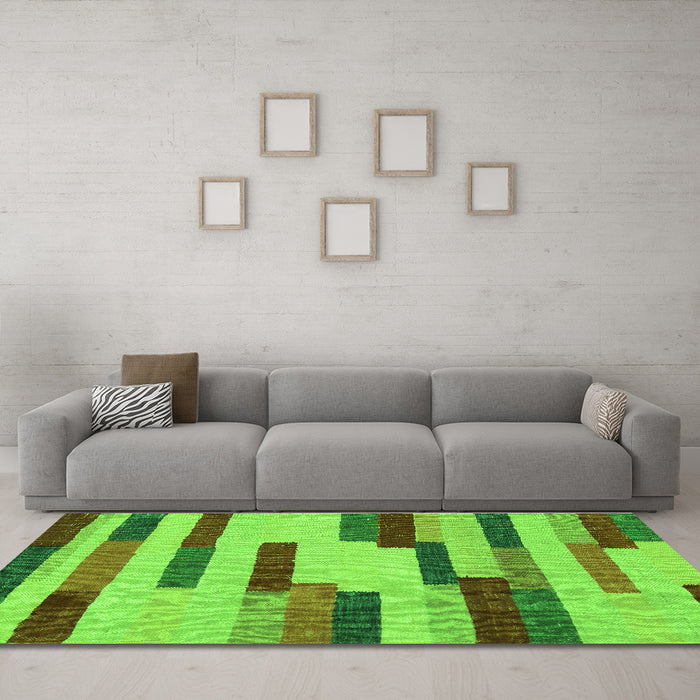 Machine Washable Abstract Green Contemporary Area Rugs in a Living Room,, wshcon1576grn