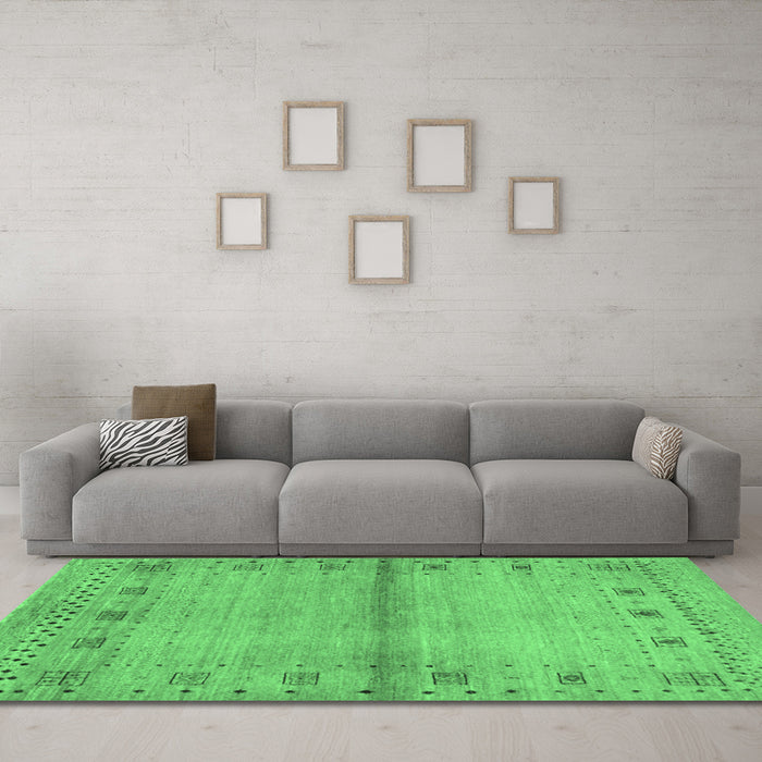 Machine Washable Abstract Emerald Green Contemporary Area Rugs in a Living Room,, wshcon1578emgrn