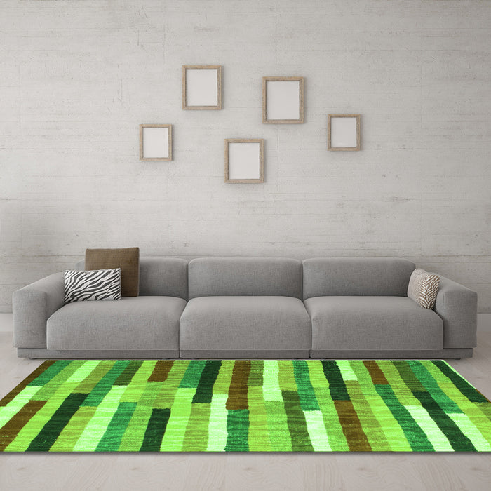 Machine Washable Abstract Green Contemporary Area Rugs in a Living Room,, wshcon1579grn
