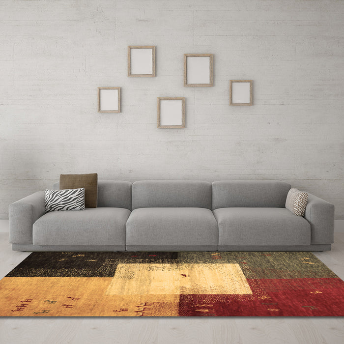 Machine Washable Abstract Brown Contemporary Rug in a Living Room,, wshcon1583brn