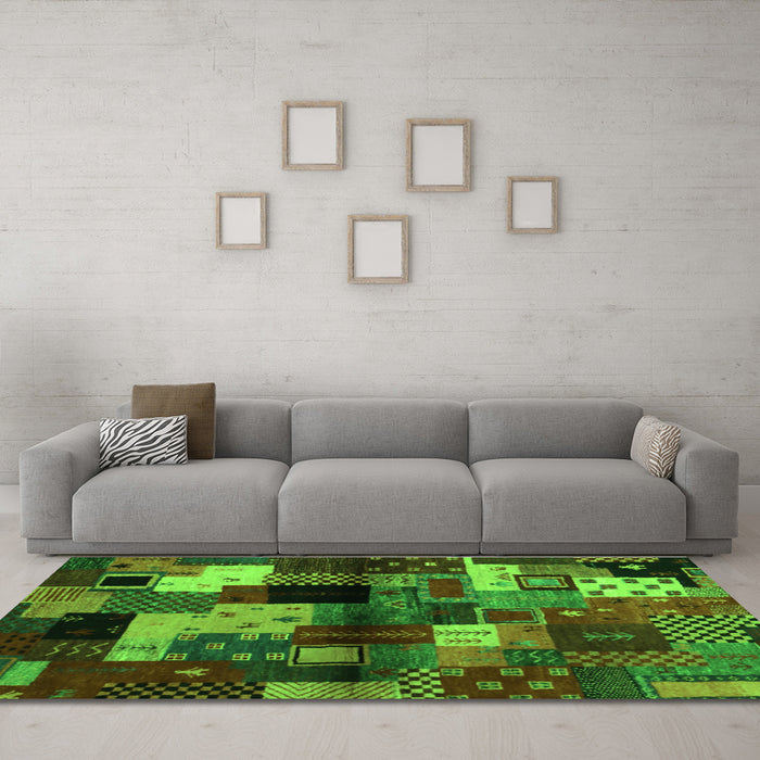 Machine Washable Abstract Green Contemporary Area Rugs in a Living Room,, wshcon1584grn