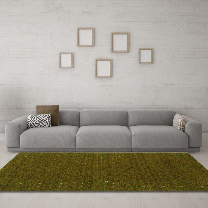 Machine Washable Abstract Green Contemporary Area Rugs in a Living Room,, wshcon158grn
