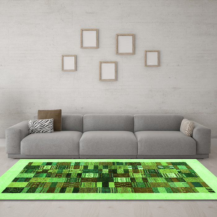 Machine Washable Solid Green Modern Area Rugs in a Living Room,, wshcon1593grn