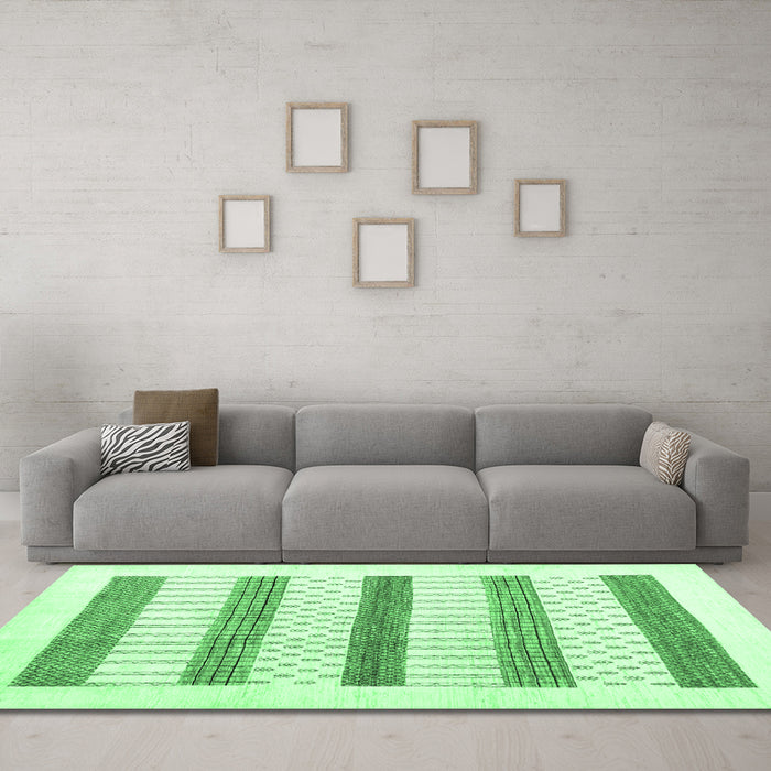 Machine Washable Solid Emerald Green Modern Area Rugs in a Living Room,, wshcon1594emgrn