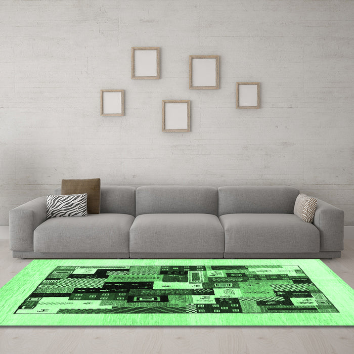 Machine Washable Abstract Emerald Green Contemporary Area Rugs in a Living Room,, wshcon1596emgrn