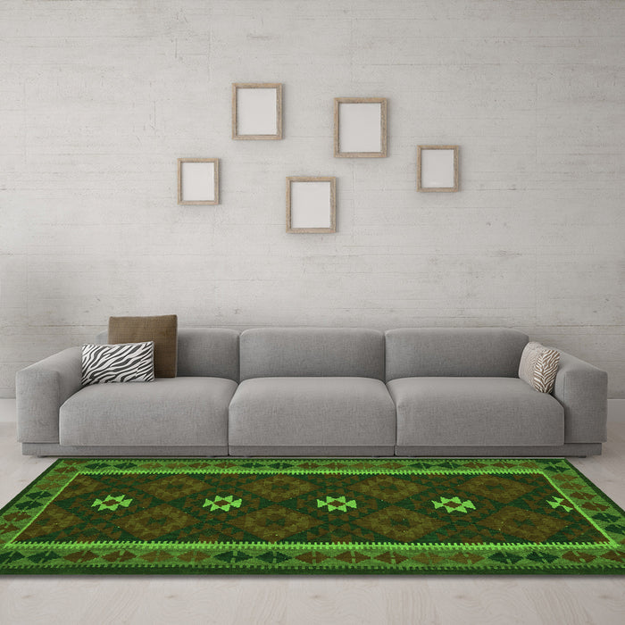 Machine Washable Oriental Green Traditional Area Rugs in a Living Room,, wshcon1602grn
