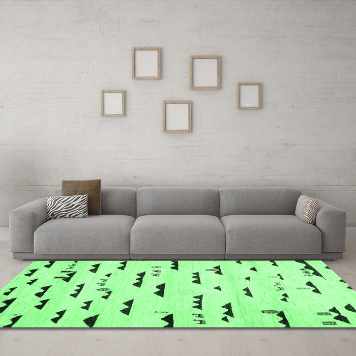 Machine Washable Solid Emerald Green Modern Area Rugs in a Living Room,, wshcon1603emgrn