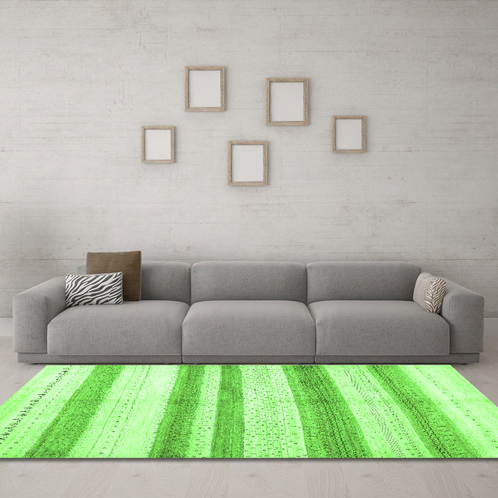 Machine Washable Solid Green Modern Area Rugs in a Living Room,, wshcon1611grn