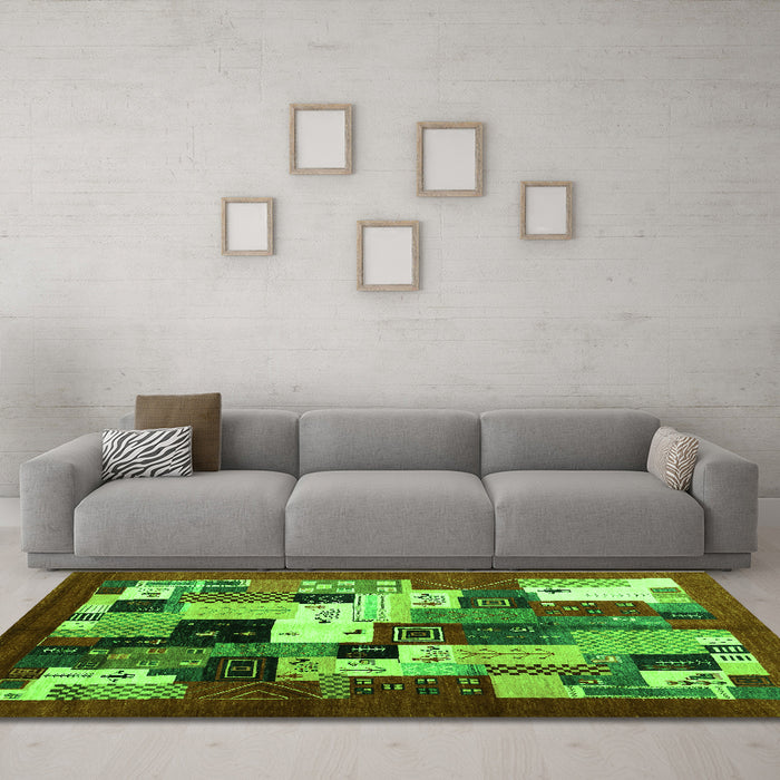 Machine Washable Abstract Green Contemporary Area Rugs in a Living Room,, wshcon1612grn
