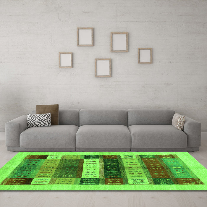 Machine Washable Abstract Green Contemporary Area Rugs in a Living Room,, wshcon1614grn