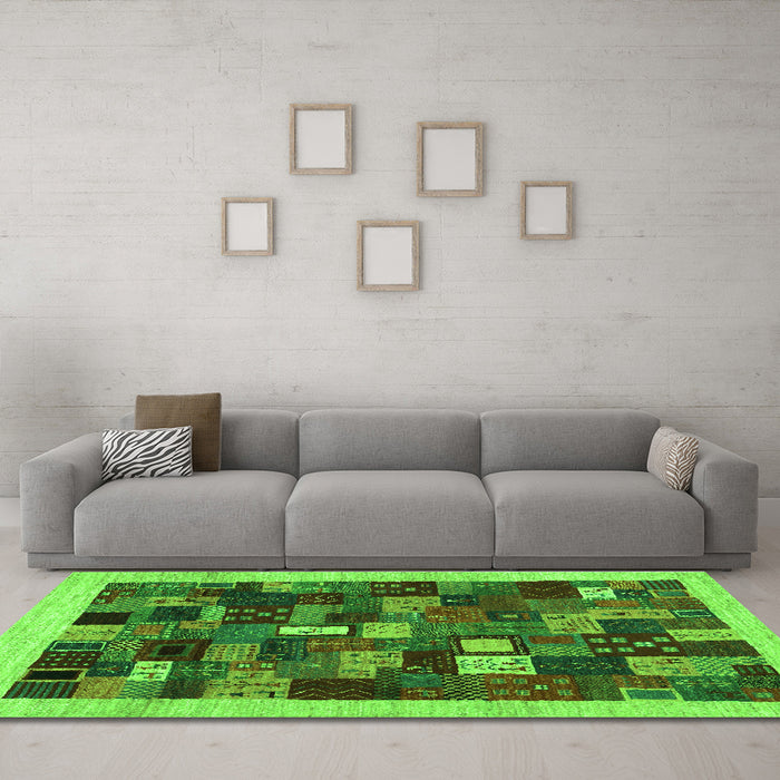 Machine Washable Abstract Green Contemporary Area Rugs in a Living Room,, wshcon1615grn