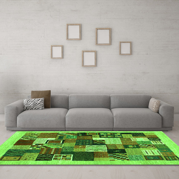 Machine Washable Abstract Green Contemporary Area Rugs in a Living Room,, wshcon1618grn
