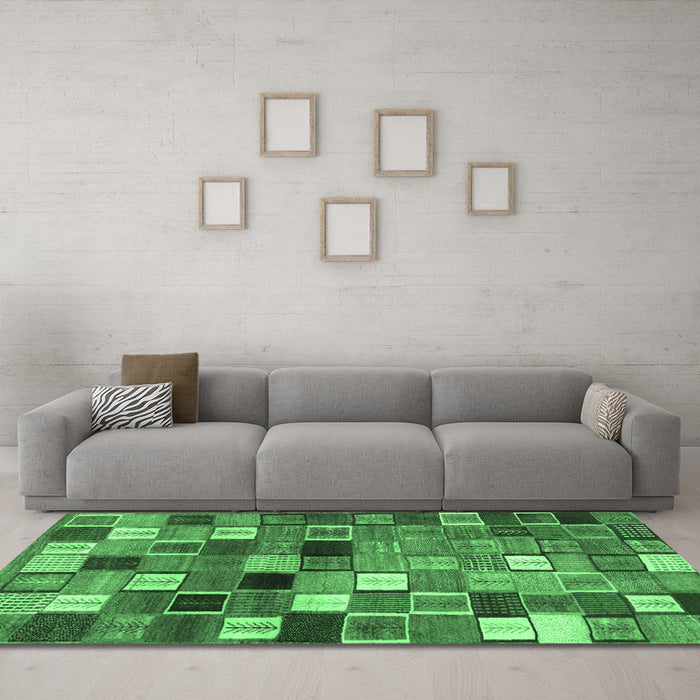 Machine Washable Abstract Emerald Green Contemporary Area Rugs in a Living Room,, wshcon1620emgrn