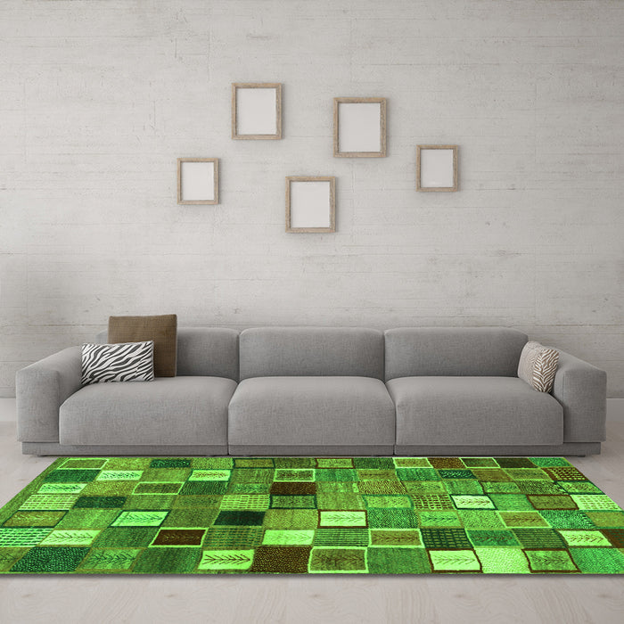Machine Washable Abstract Green Contemporary Area Rugs in a Living Room,, wshcon1620grn
