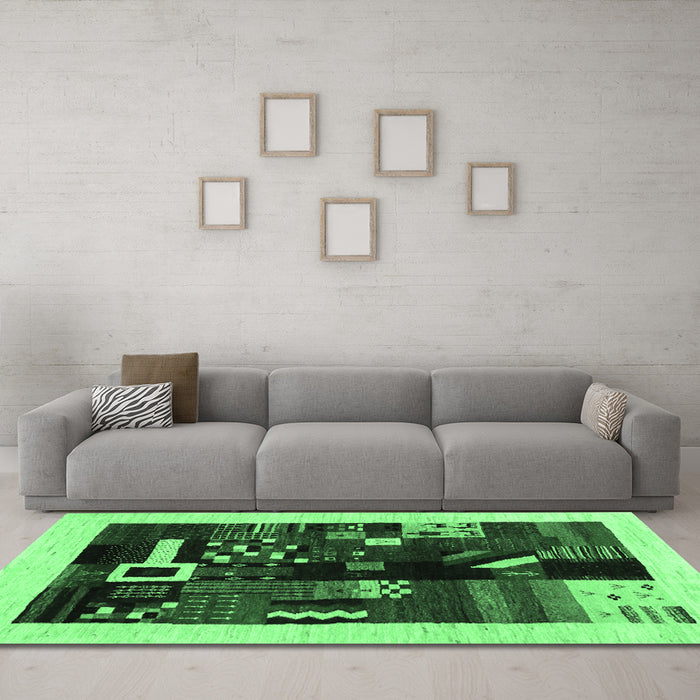 Machine Washable Abstract Emerald Green Contemporary Area Rugs in a Living Room,, wshcon1623emgrn