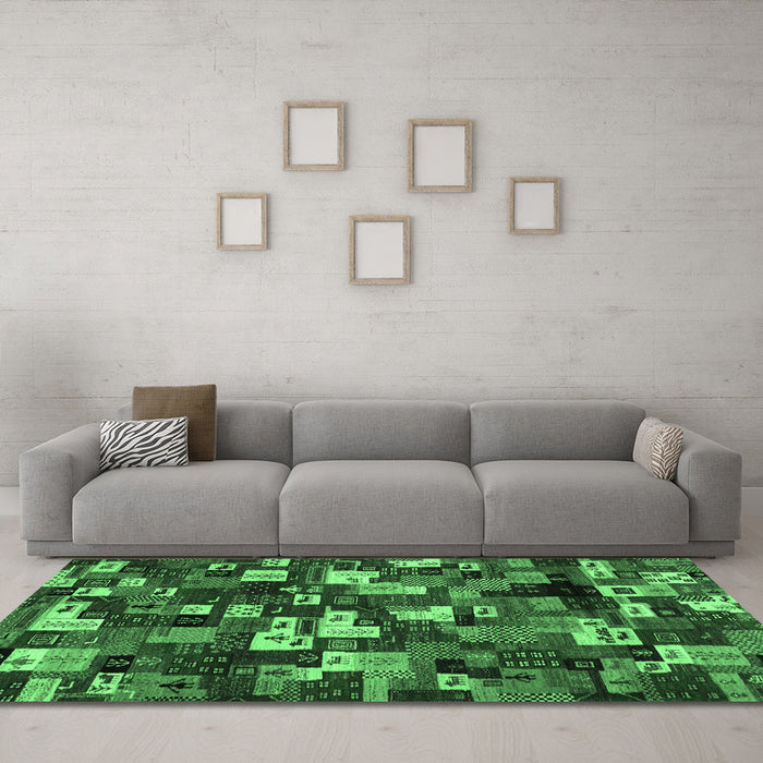 Machine Washable Abstract Emerald Green Contemporary Area Rugs in a Living Room,, wshcon1628emgrn