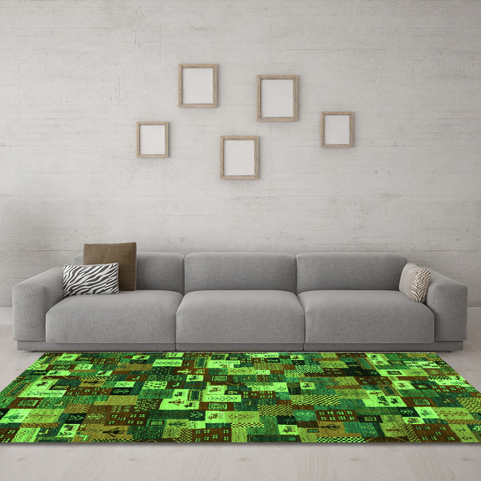Machine Washable Abstract Green Contemporary Area Rugs in a Living Room,, wshcon1628grn