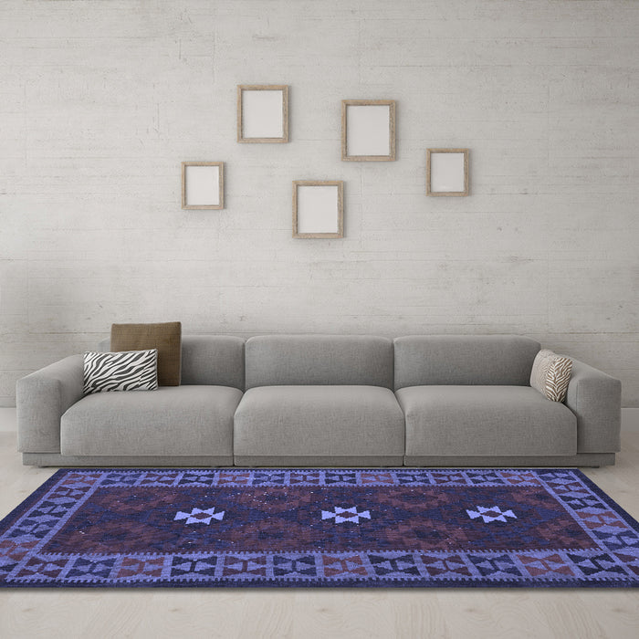 Machine Washable Oriental Blue Traditional Rug in a Living Room, wshcon1630blu
