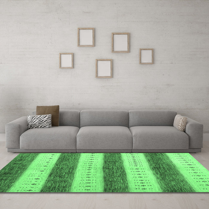 Machine Washable Abstract Emerald Green Contemporary Area Rugs in a Living Room,, wshcon1632emgrn