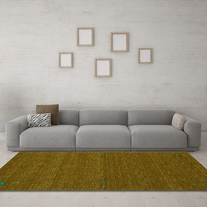 Machine Washable Abstract Green Contemporary Area Rugs in a Living Room,, wshcon1638grn