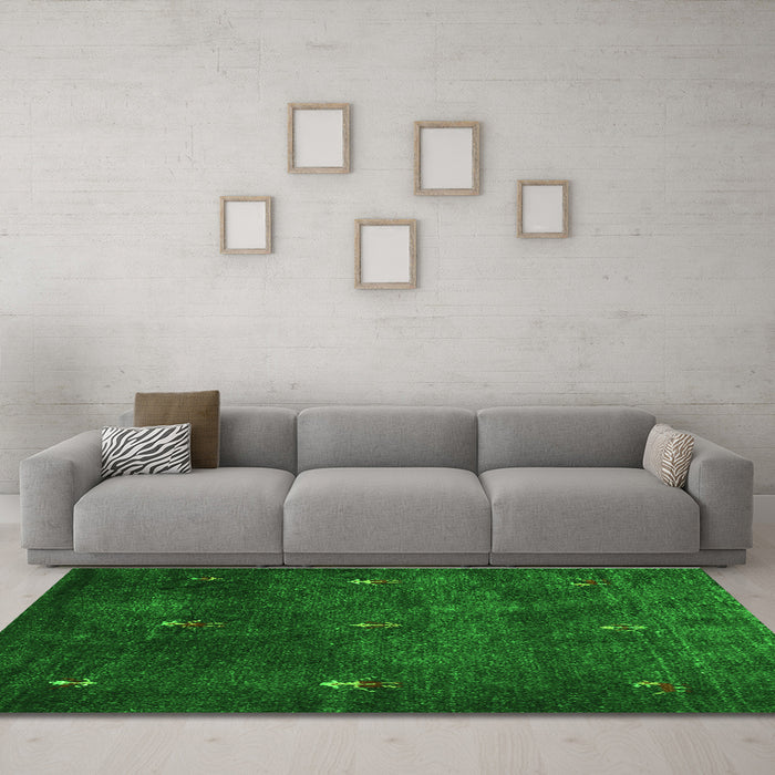 Machine Washable Abstract Green Contemporary Area Rugs in a Living Room,, wshcon1641grn