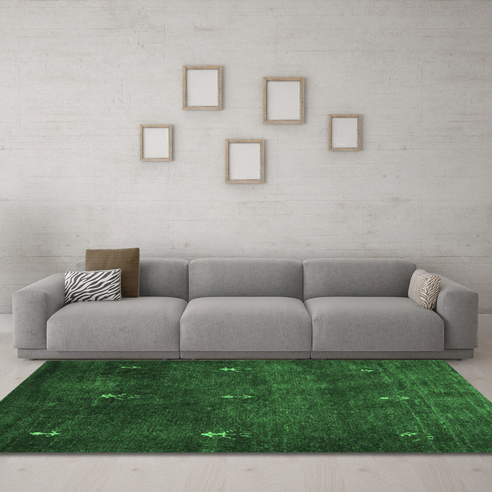 Machine Washable Abstract Emerald Green Contemporary Area Rugs in a Living Room,, wshcon1641emgrn