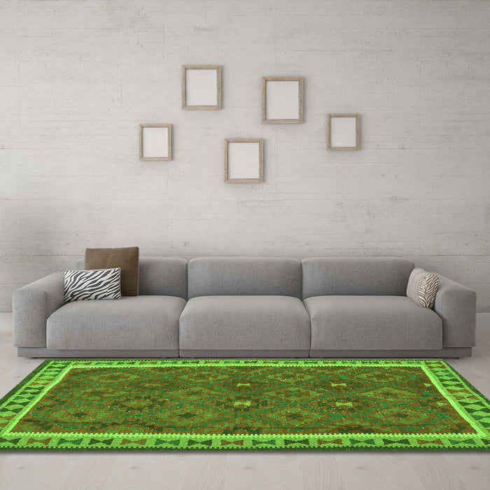 Machine Washable Oriental Green Traditional Area Rugs in a Living Room,, wshcon1645grn