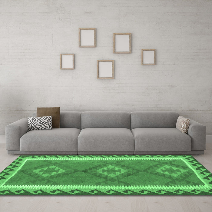 Machine Washable Oriental Emerald Green Traditional Area Rugs in a Living Room,, wshcon1647emgrn